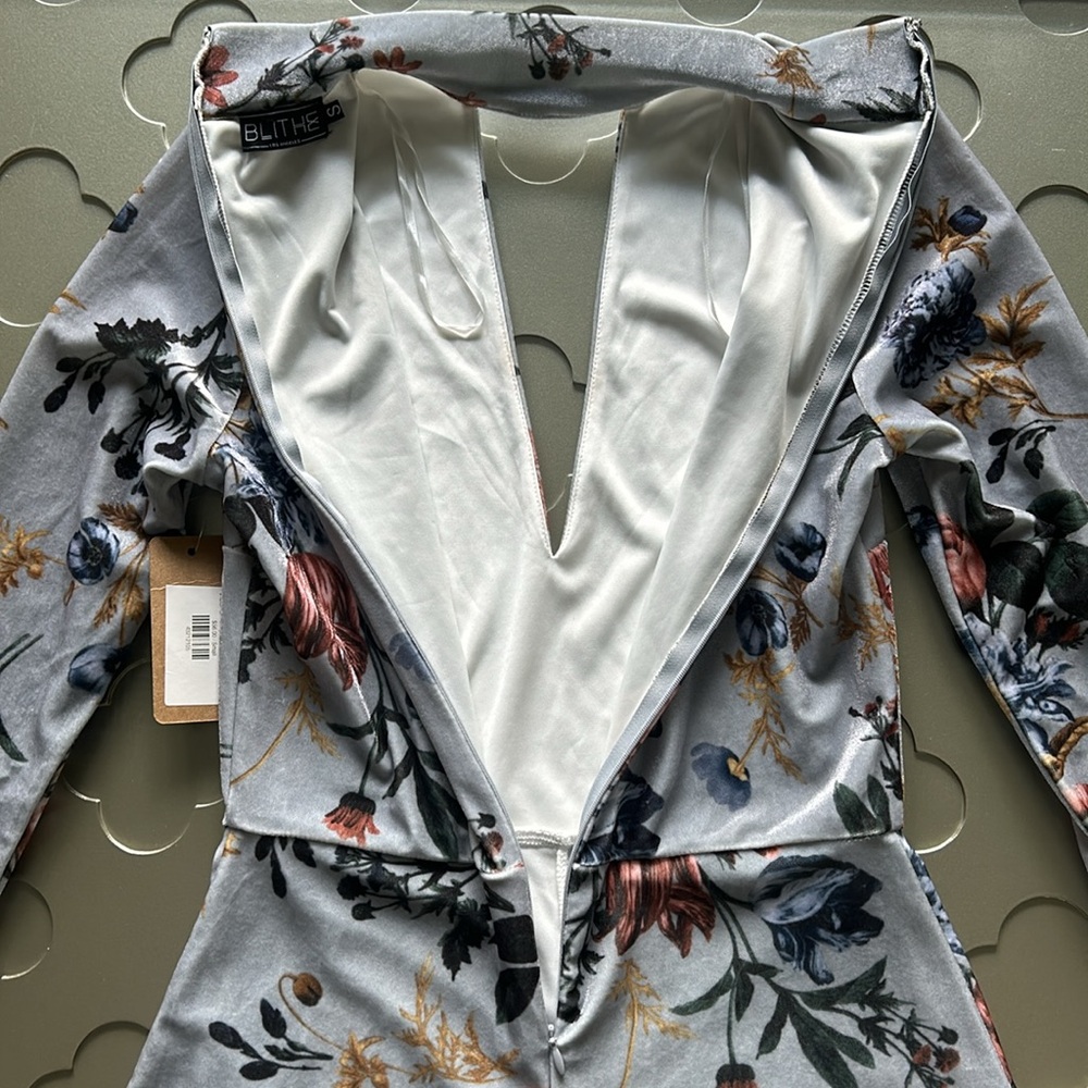 BLITHE Velvet Floral Romper Blue Cutout Mock Neck Bodycon Size Small NWT Sexy - Picture 10 of 15